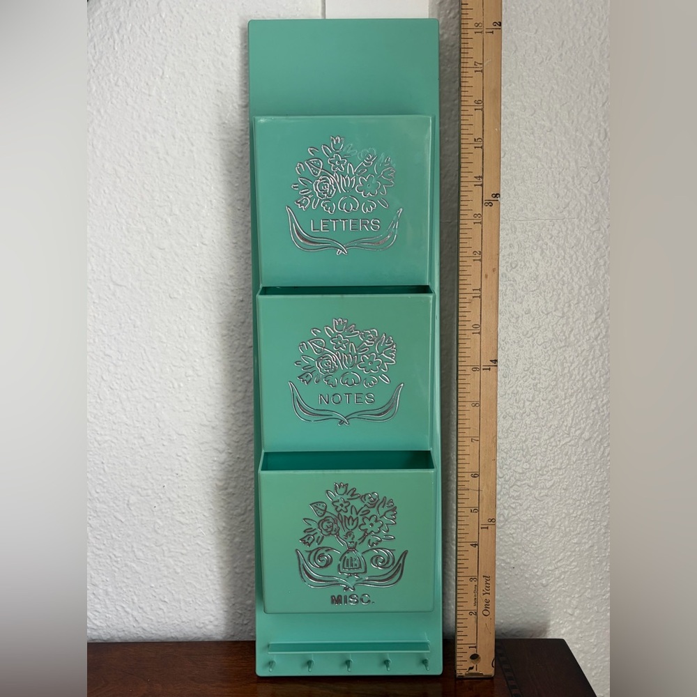 Vintage Fesco Plastic Letter Organizer Wall Mount Decor - Picture 8 of 10